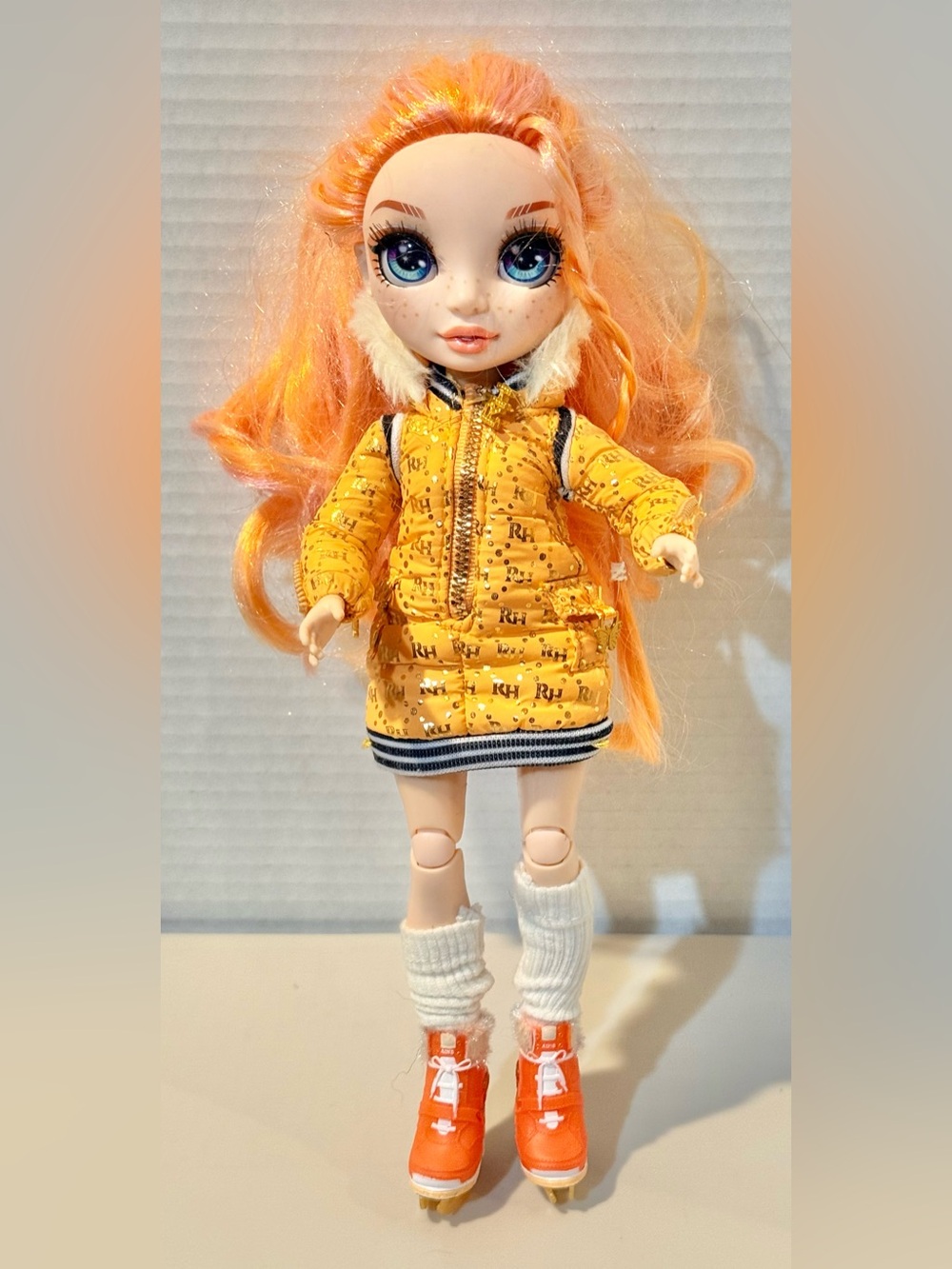 Rainbow High Doll Winter Break Poppy Rowan ⭐️⭐️EUC⭐️⭐️